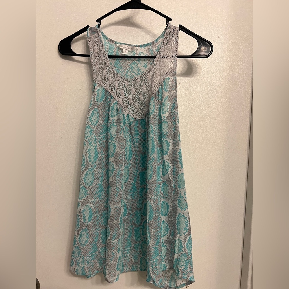 🌸4/$25 Charming Charlie Teal/Gray Snakeskin Pattern Tank